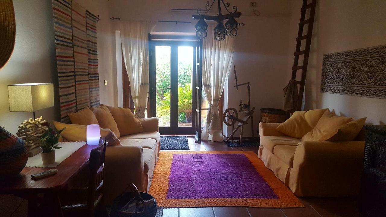 Su Carreri Bed & Breakfast Armungia Exterior foto